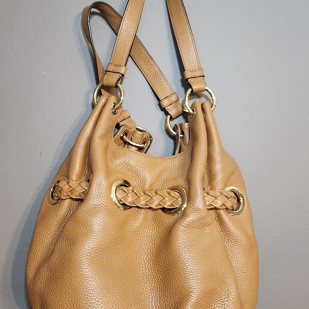 Micheal Kors Michael Kors Women's Camden  Drawstring Shoulder Tote Suntan